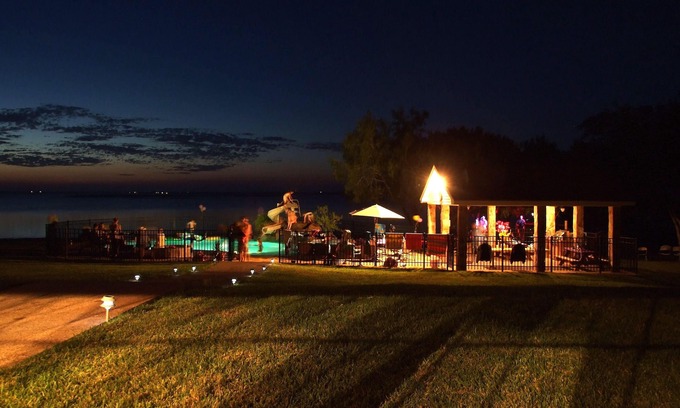 Lake City House | Beautiful Lakefront Home Nestled Upon 5 Acre Tract