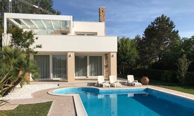 Rosolina Villa | Beautiful Modern Villa in Albarella by Beahost