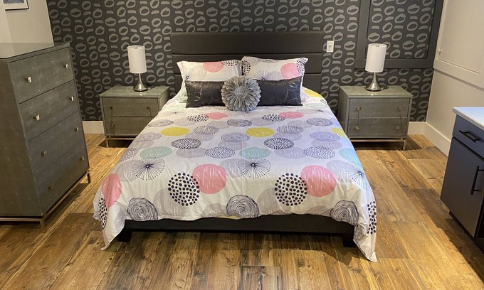 Long Beach Apartment | Beautiful, modern, 2 bedroom/2 bathroom apartment 1 block from beach & boardwalk