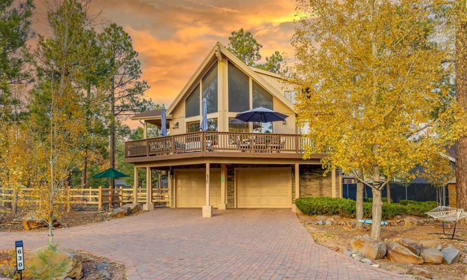 Munds Park Cabin | Beautiful Mountain Lodge nestled in the Ponderosa Pines of Munds Park