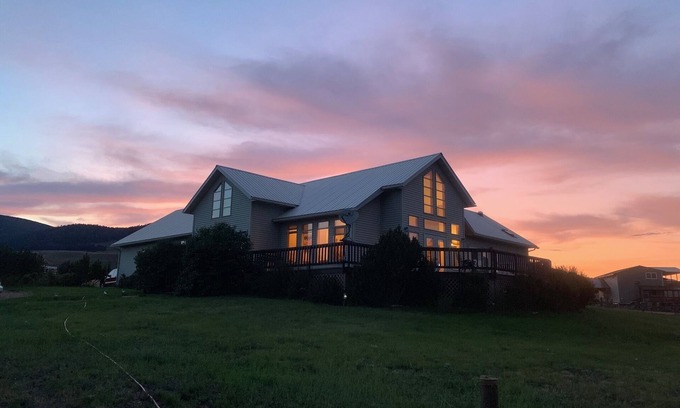 Polaris House | BEAUTIFUL MOUNTAIN RETREAT IN THE GRASSHOPPER VALLEY