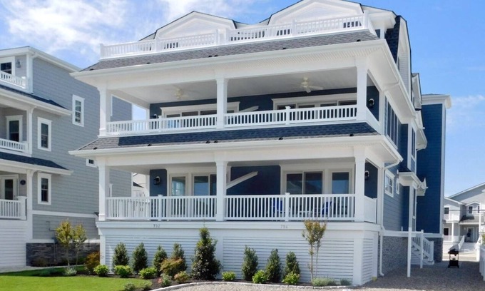 Avalon House | Beautiful new construction townhome with fabulous bay views!