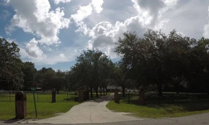 Del Rio House | Beautiful new farm home