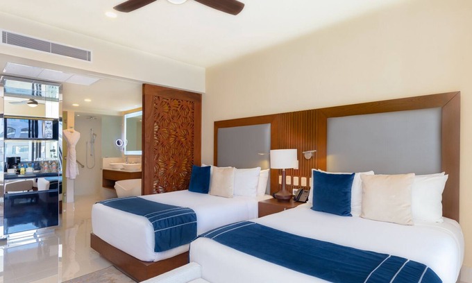 Santa Rosa Condo | Beautiful Ocean front resort in Cabo San Lucas