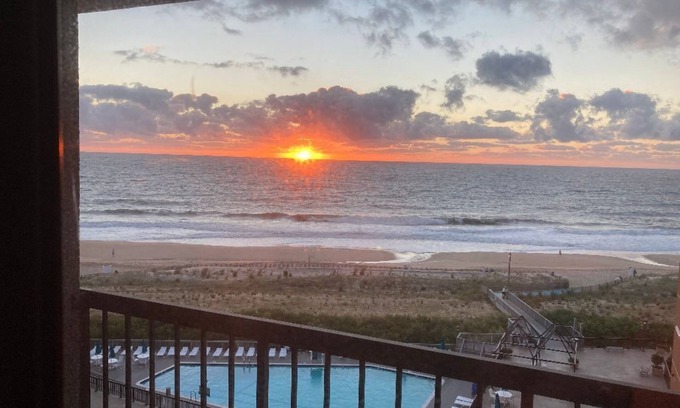 Bethany Beach Condo | Beautiful Oceanfront 7th floor Sea Colony 3BR Condo