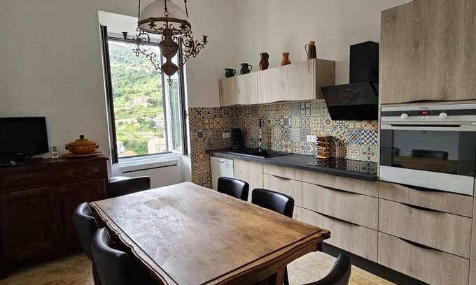 Sartene Apartment | Beautiful & old renovated T3 apartment in Sartène