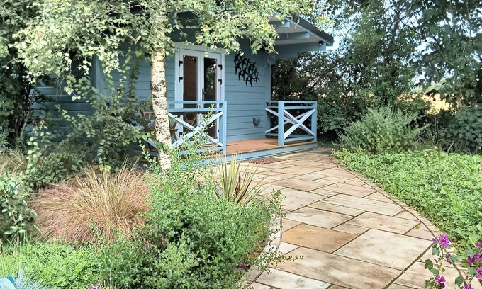 Ballyvaughan Cabin | Beautiful orchard cabin near ballyvaughan in Clare.