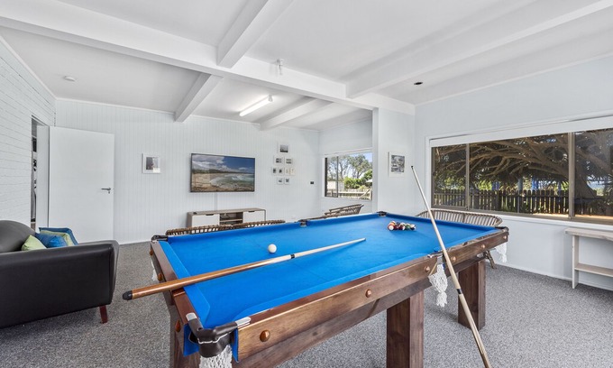 Emerald Beach House | Beautiful Pet Friendly Beach House - Pandanus on Emerald