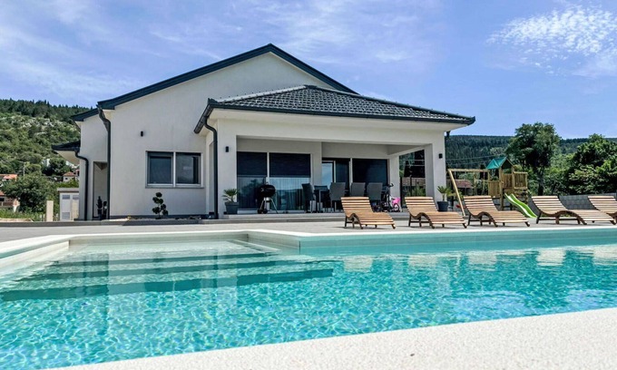 Donji Prolozac House | Beautiful private villa for 8 guests with private pool, A/C, WIFI, TV, terrace and panoramic view