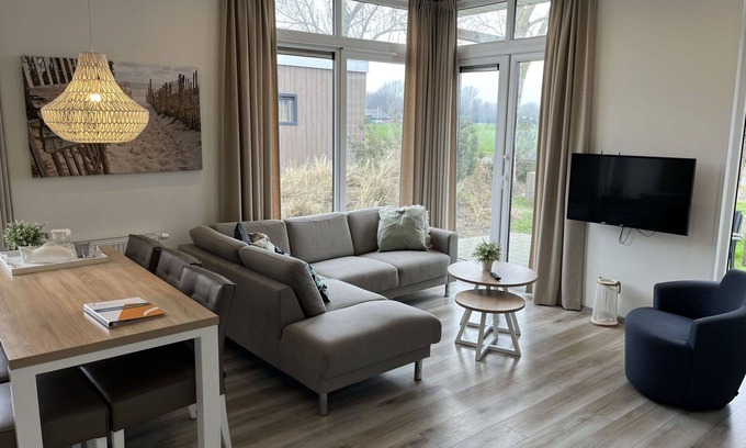 Municipality of Hellevoetsluis House | Beautiful private villa for 6 people with WIFI, TV and terrace