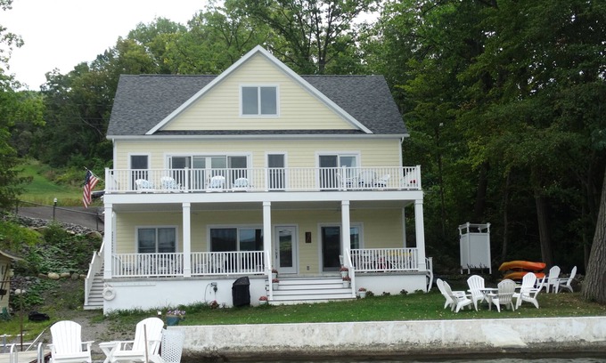 Penn Yan House | Beautiful private Custom new build 5 bedroom Keuka lake house on lower road
