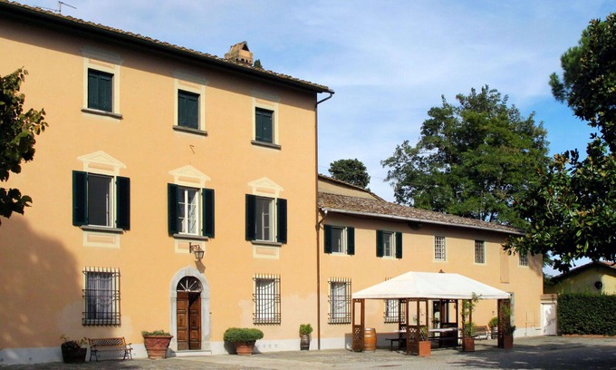 San Miniato Basso House | Beautiful private villa for 20 people with WIFI, private pool, TV, patio and pets allowed