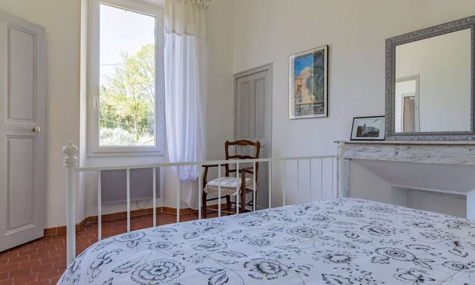 Oppede House | Beautiful private villa for 4 guests with TV and patio