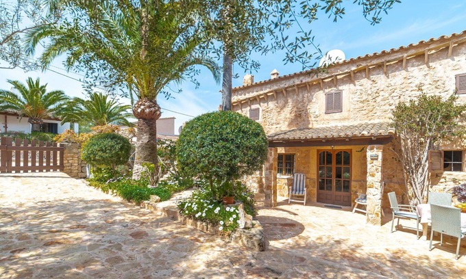 Cala Llombards House | Beautiful private villa for 6 people with TV, balcony and pets allowed
