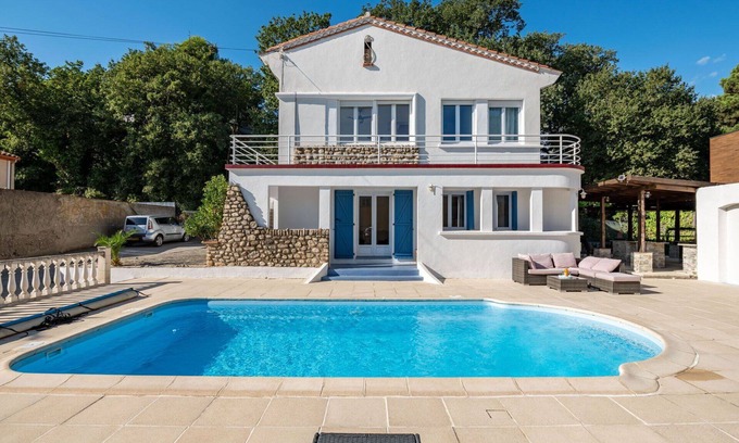 Plage d'Argeles House | Beautiful private villa for 8 guests with A/C, WIFI, private pool, TV and terrace