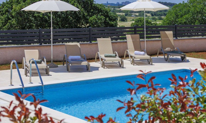 Jadreski House | Beautiful private villa for 5 guests with WIFI, A/C, private pool, TV, terrace and panoramic view