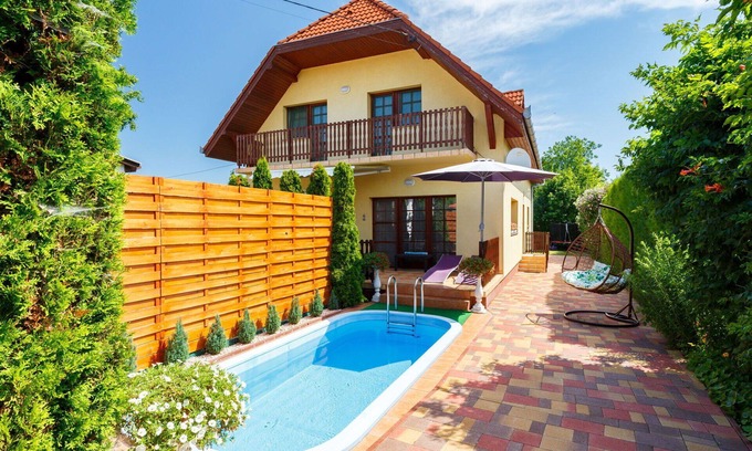 Balatonkiliti House | Beautiful private villa for 10 people with WIFI, A/C, private pool, TV and patio