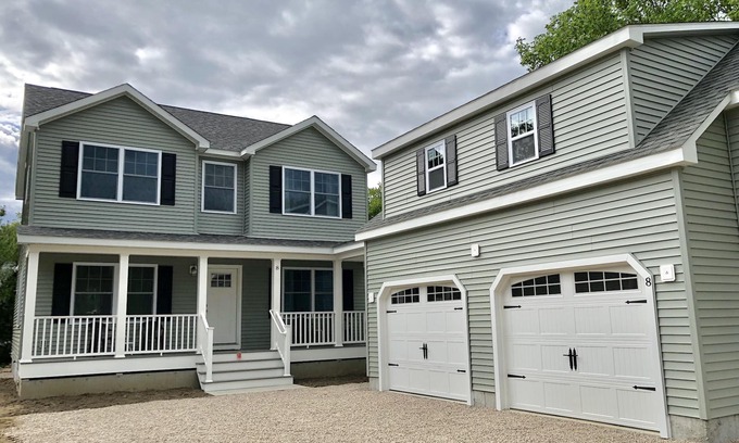 Narragansett Pier House | Beautiful, recently built 6BR/4BA Home in Narragansett Pier!