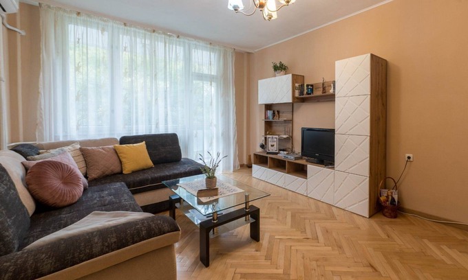 g.k. Vazhrazhdane Apartment | Beautiful residence situated in one the best neighbourhoods in the city of Ruse
