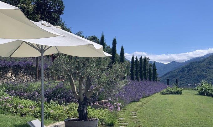 Licciana Nardi Villa | BEAUTIFUL! Restored Farmhouse with infinity pool