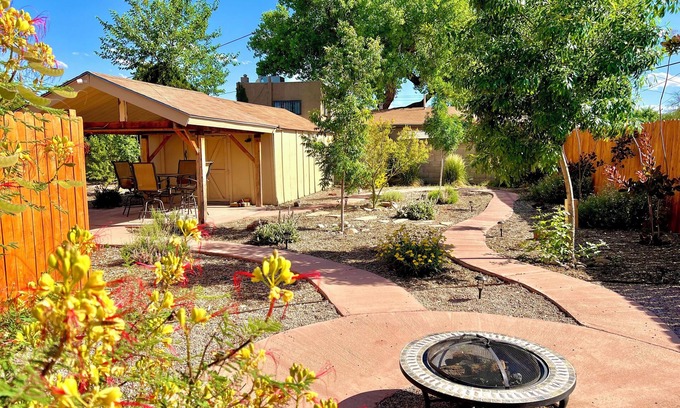 Albuquerque House | Beautiful Retreat Home in The North Valley - 2 miles from Dtwn Albuquerque