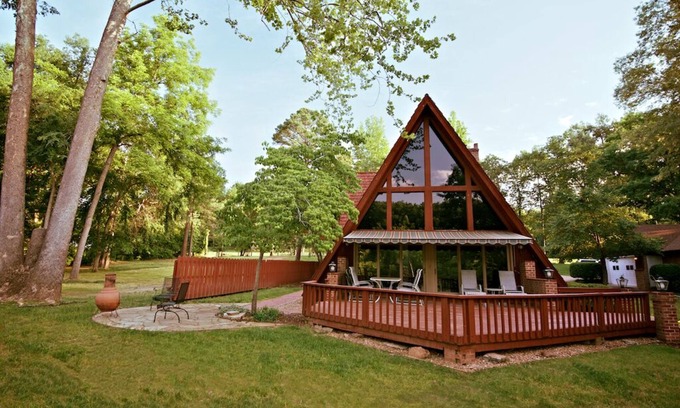 Lakeview House | Beautiful Riverfront Location. Great Fishing. Wonderful Accommodations.