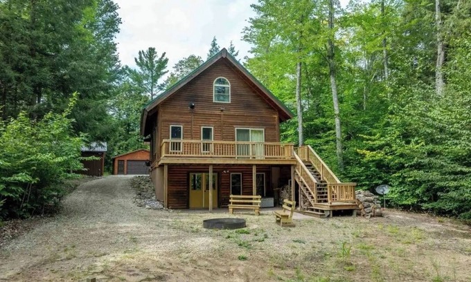 Wetmore Cabin | Beautiful Rustic 3-Bedroom Cabin Near Munising-Next To UTV/ATV/Snowmobile Trails