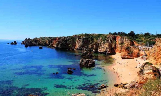 Ameijeira Apartment | Beautiful Seaview Apt above stunning Beach