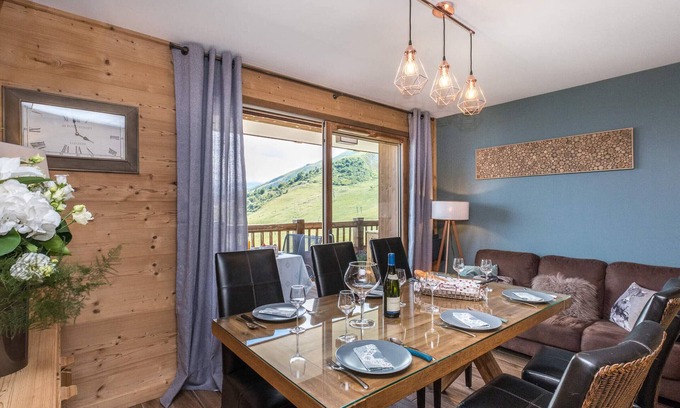 La Toussuire Apartment | Beautiful ski-in/ski-out apartment with balcony and covered parking