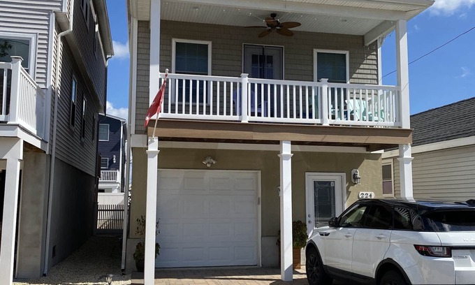 Seaside Heights House | Beautiful Spacious Home with a Pool! Walk to the beach, boardwalk & bay.