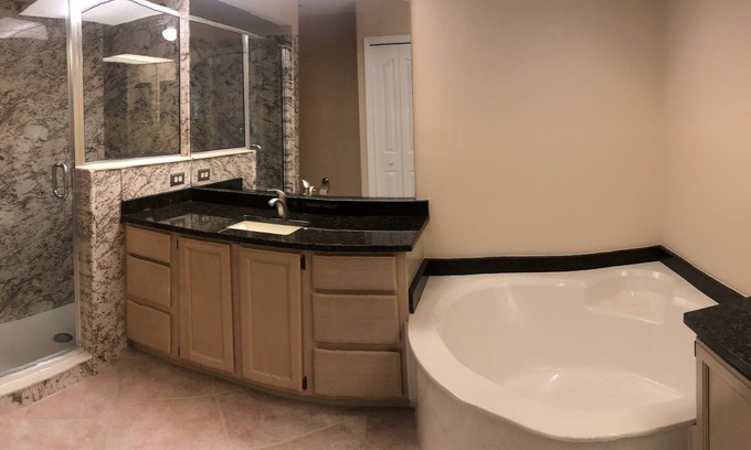 Kings Lake Condo | Beautiful Spacious Florida Getaway