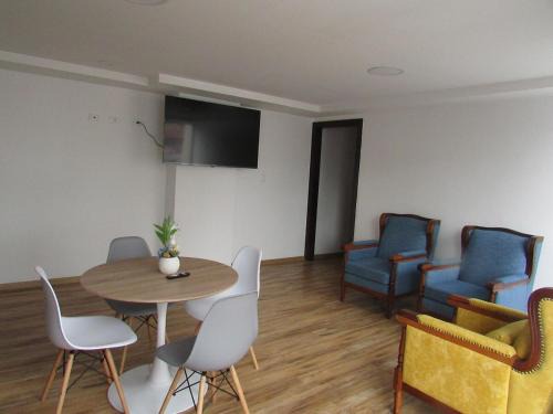 La Colon Apartment | Beautiful suite, north center