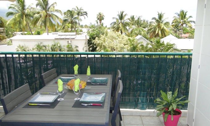 La Saline Les Bains Apartment | Beautiful T2 apartment Clear view between sea and mountain near the lagoon