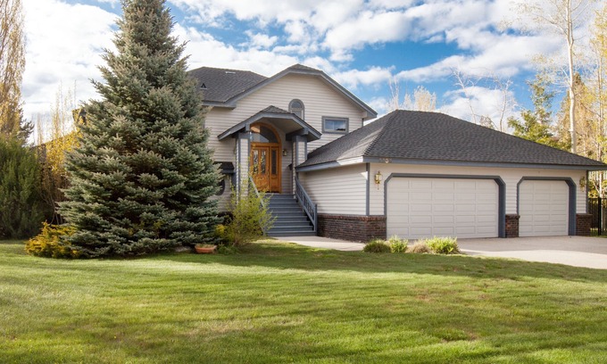 Tahoe Keys House | Beautiful, Tahoe Keys Home- Winter Specials close to 3 major Tahoe ski resorts.