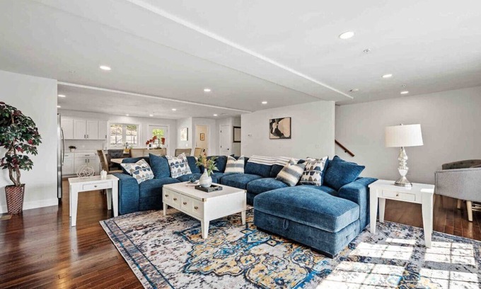 Worcester House | Beautiful Three Bedroom Luxury Townhouse