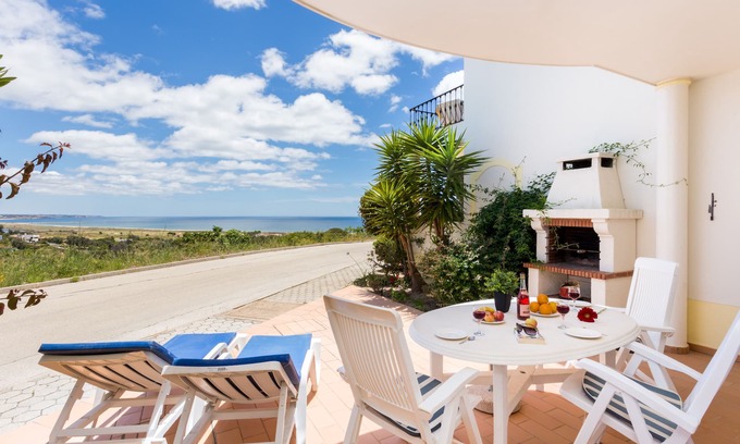 Meia Praia Villa | Beautiful Townhouse Overlooking Meia Praia Beach in Lagos- 2 Shared Pools