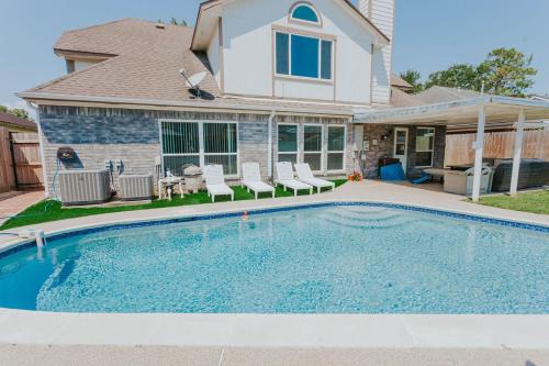 Heritage Park House | Beautiful Updated Home with Pool