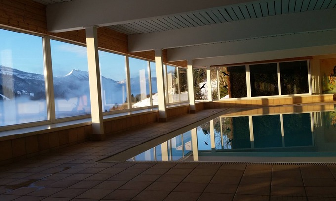 Tauplitz Apartment | Beautiful vacation apartment with 2 bathrooms, swimming pool, sauna, large terrace, garden. Flat screen TV