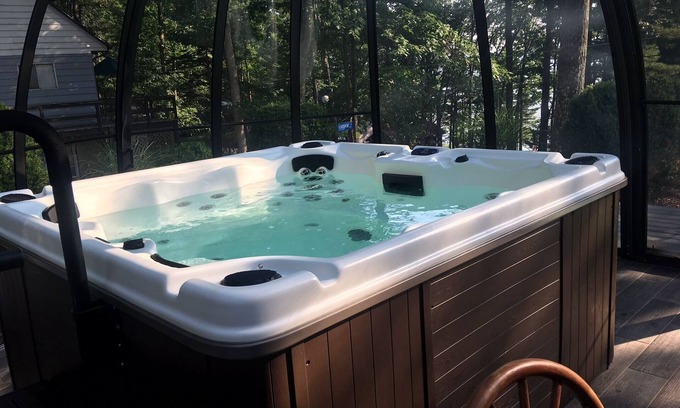 Lakeville Cottage | Beautiful vacation cottage with dock on Lake Wallenpaupack