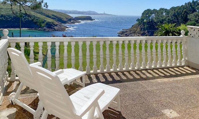 Oleiros Apartment | Beautiful view of the sea and the coast in idyllic surroundings.