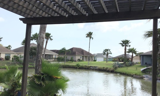 Laguna Vista House | Beautiful View of the Pond~13AD