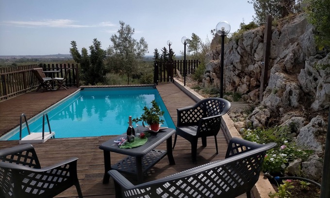 Syracuse Villa | Beautiful view villa surrounded by nature