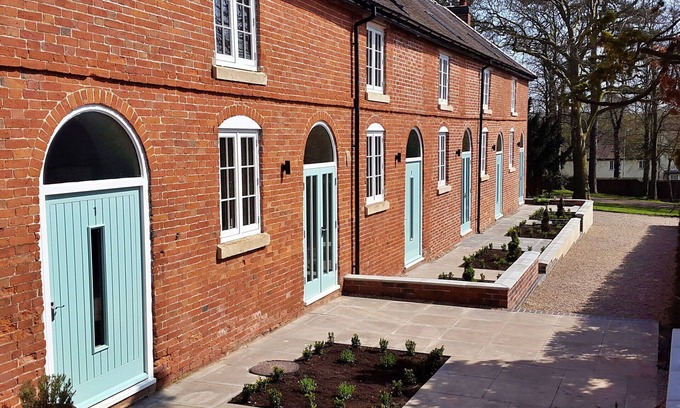 Breedon on the Hill House | Beautiful villa for 4 guests with WIFI, TV and pets allowed
