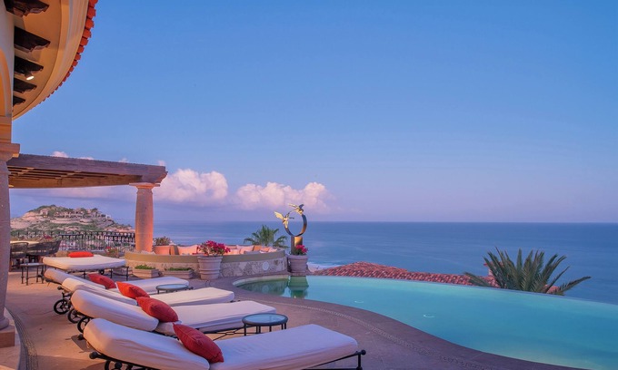 Palmilla Villa | Beautiful Villa w/Chef, Butler, & Steps From Swimmable Beach in Villas Del Mar