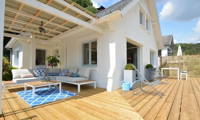 Hastiere Villa | Beautiful villa at the river front