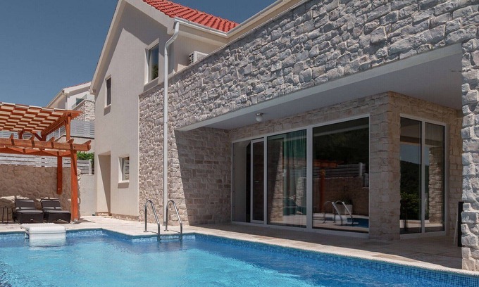 Pitve Villa | Beautiful Villa Fantasy 1