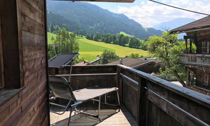 Wildschoenau Villa | Beautiful villa for 4 guests with WIFI, TV and balcony