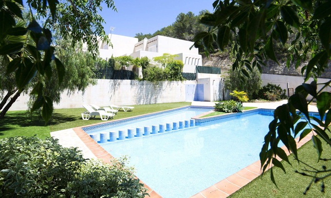 Empedrola House | Beautiful villa for 6 guests with A/C, WIFI, pool, TV and patio