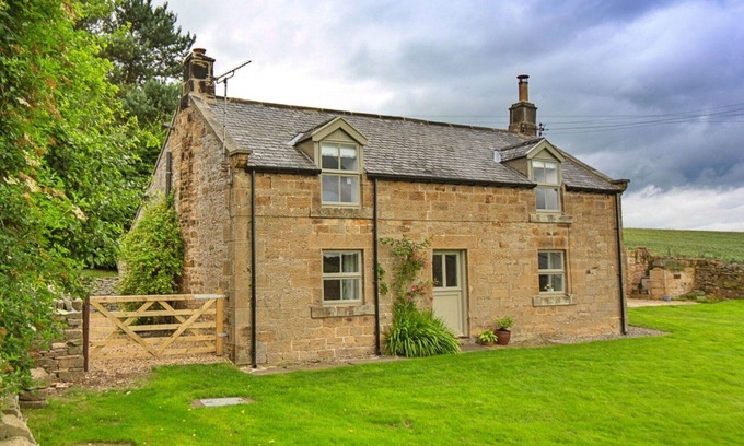 Hallington House | Beautiful villa for 4 guests with WIFI, TV and pets allowed