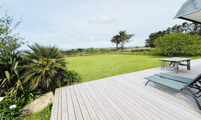 Plouhinec Villa | Beautiful villa in Plouhinec overlooking the Bay of Audierne